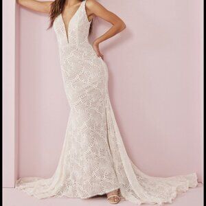 VOW'D Compass Plunging Mermaid White Lace Wedding Dress Sz 0-2
